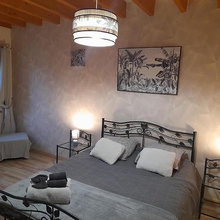 Domaine De La Tour Carree - 3 Chambres Benoitville Екстериор снимка