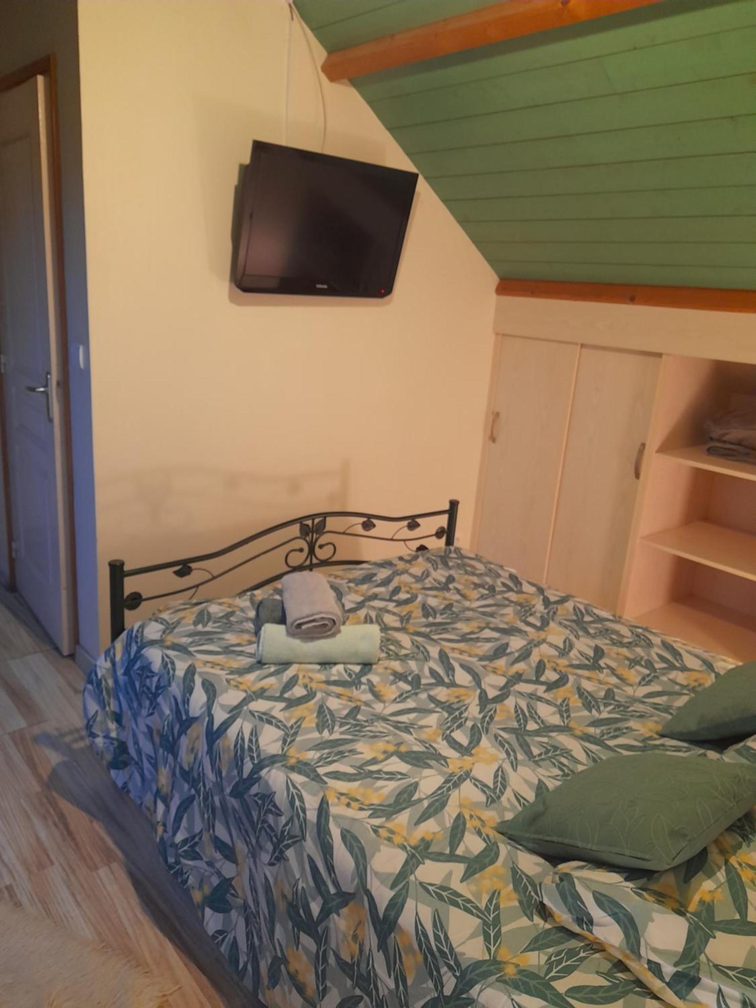 Domaine De La Tour Carree - 3 Chambres Benoitville Екстериор снимка